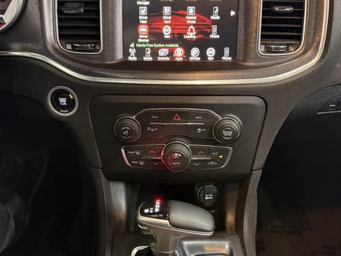 Used 2015 Dodge Charger R/T w/ Plus Group RWD image 28