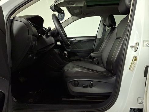 Used 2022 Volkswagen Tiguan SE image 15