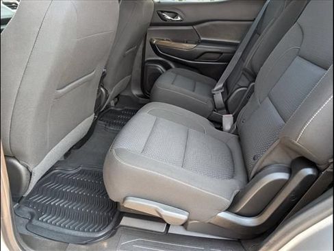 Used 2023 GMC Acadia SLE w/ Driver Convenience Package FWD image 10