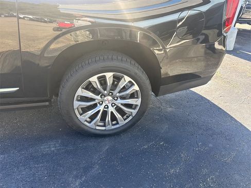 Used 2022 GMC Yukon XL Denali w/ Denali Ultimate Package image 7