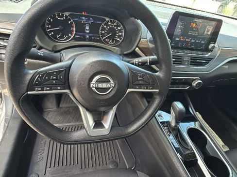 Used 2024 Nissan Altima 2.5 SV FWD image 16