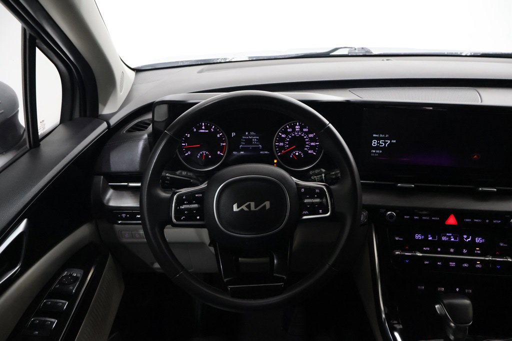 Used 2023 Kia Carnival EX FWD image 15
