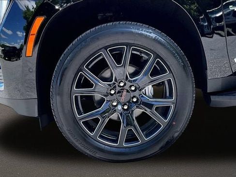 New 2026 GMC Yukon Elevation w/ Elevation Premium Package AWD/4WD image 13