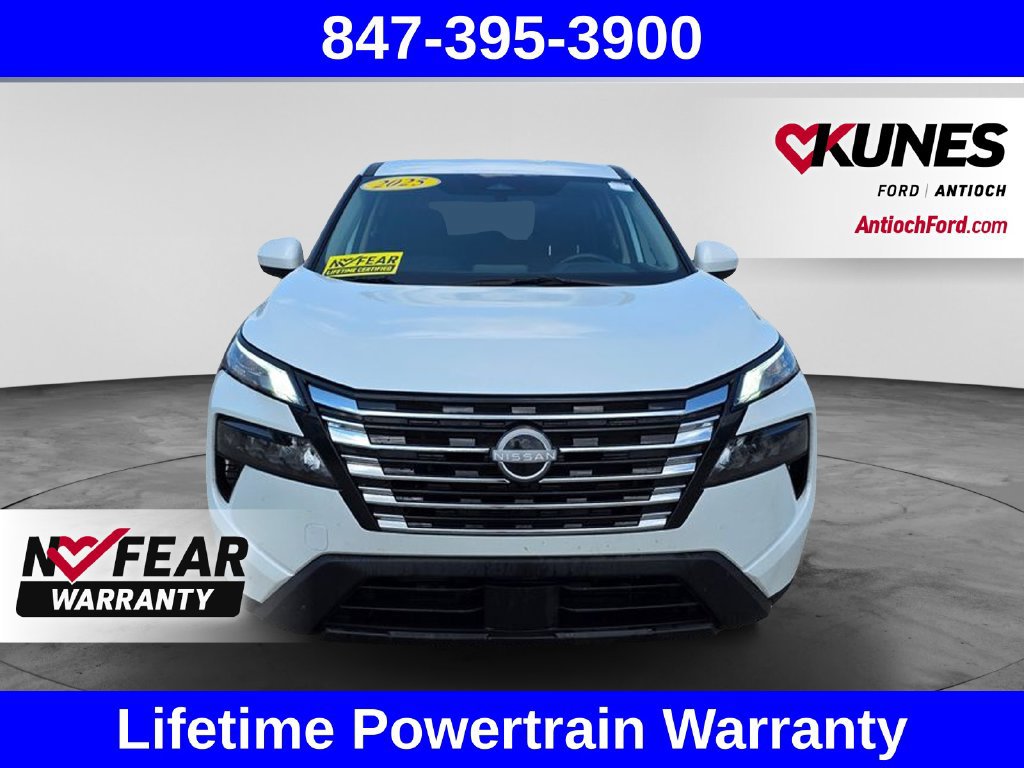 Used 2025 Nissan Rogue SV FWD image 2