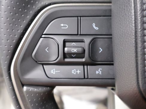 Used 2025 Toyota Tundra SR5 w/ SR5 Convenience Package AWD/4WD image 33