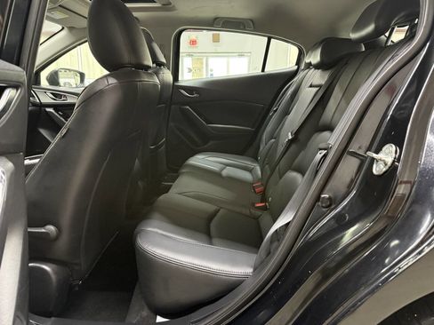 Used 2018 MAZDA MAZDA3 Touring FWD image 13