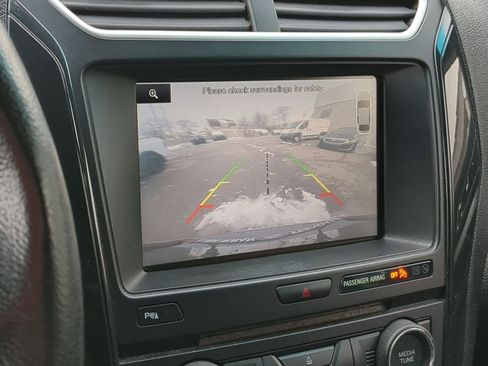 Used 2016 Ford Explorer XLT w/ Equipment Group 202A image 36