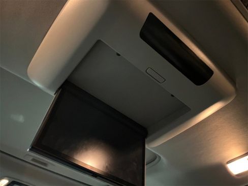 Used 2021 Toyota Sienna Limited image 20