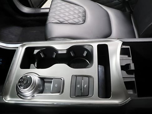 Used 2024 Ford Edge Titanium AWD/4WD image 19