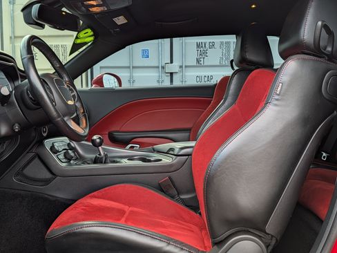 Used 2016 Dodge Challenger R/T Scat Pack w/ Leather Interior Group RWD image 16