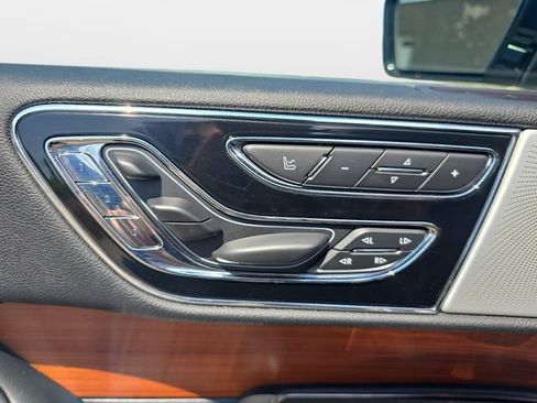 Used 2019 Lincoln Navigator L Reserve AWD/4WD image 23
