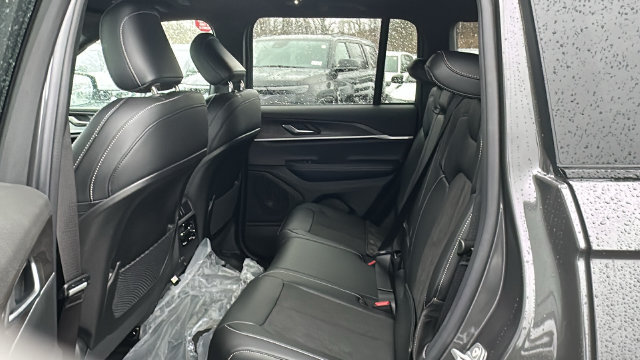 New 2026 Jeep Grand Cherokee Altitude AWD/4WD image 22