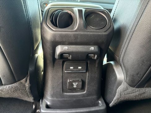 Used 2023 Jeep Wrangler Unlimited Sahara image 31