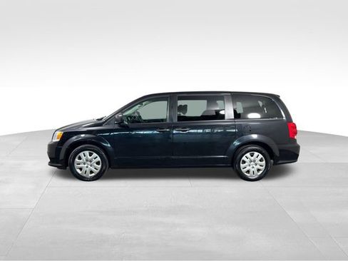 Used 2020 Dodge Grand Caravan SE FWD image 3