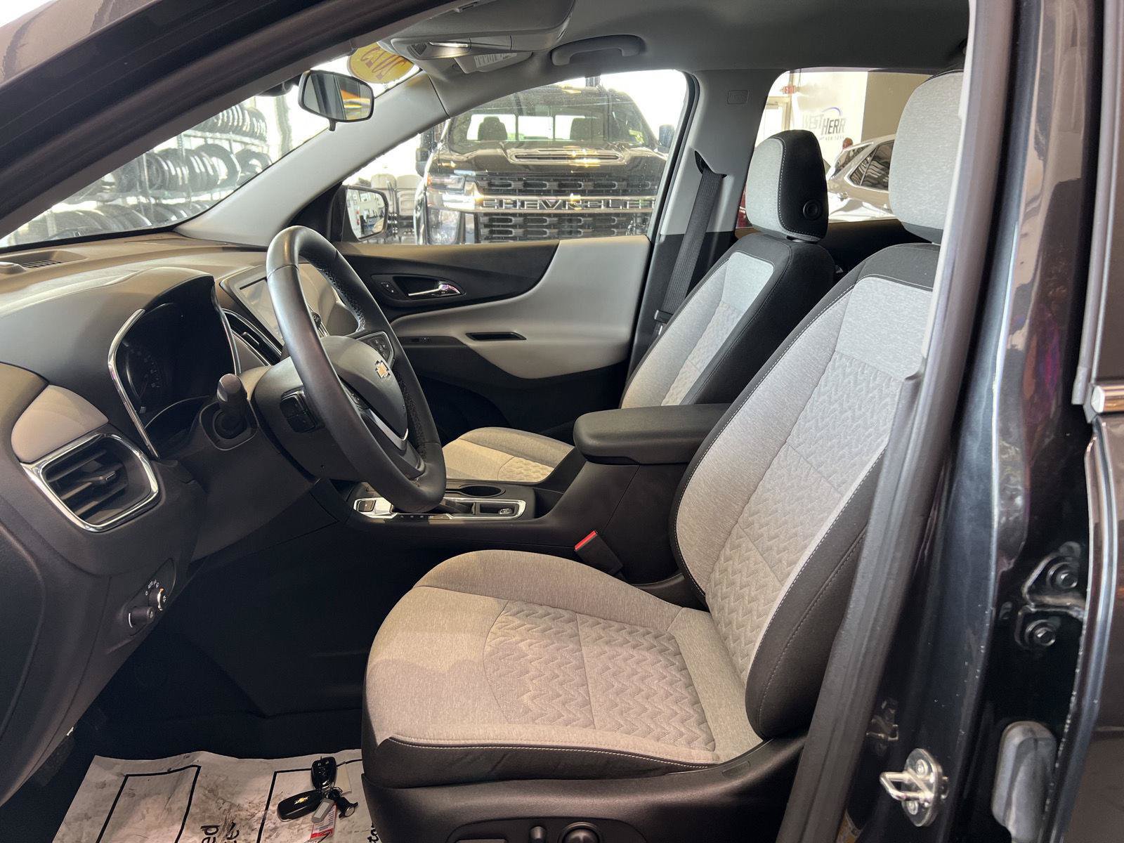 Used 2023 Chevrolet Equinox LT AWD/4WD image 34