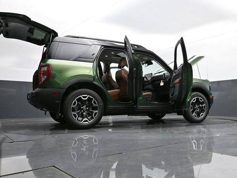 New 2025 Ford Bronco Sport Outer Banks w/ Outer Banks Tech Package+ AWD/4WD image 35