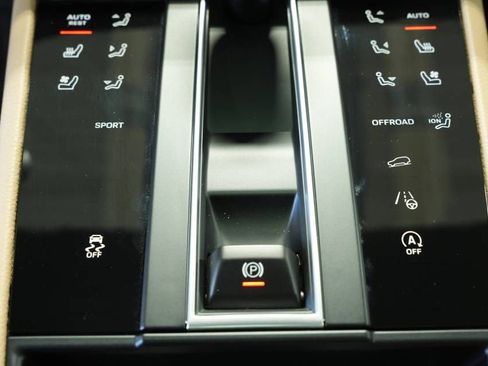 New 2026 Porsche Macan image 22