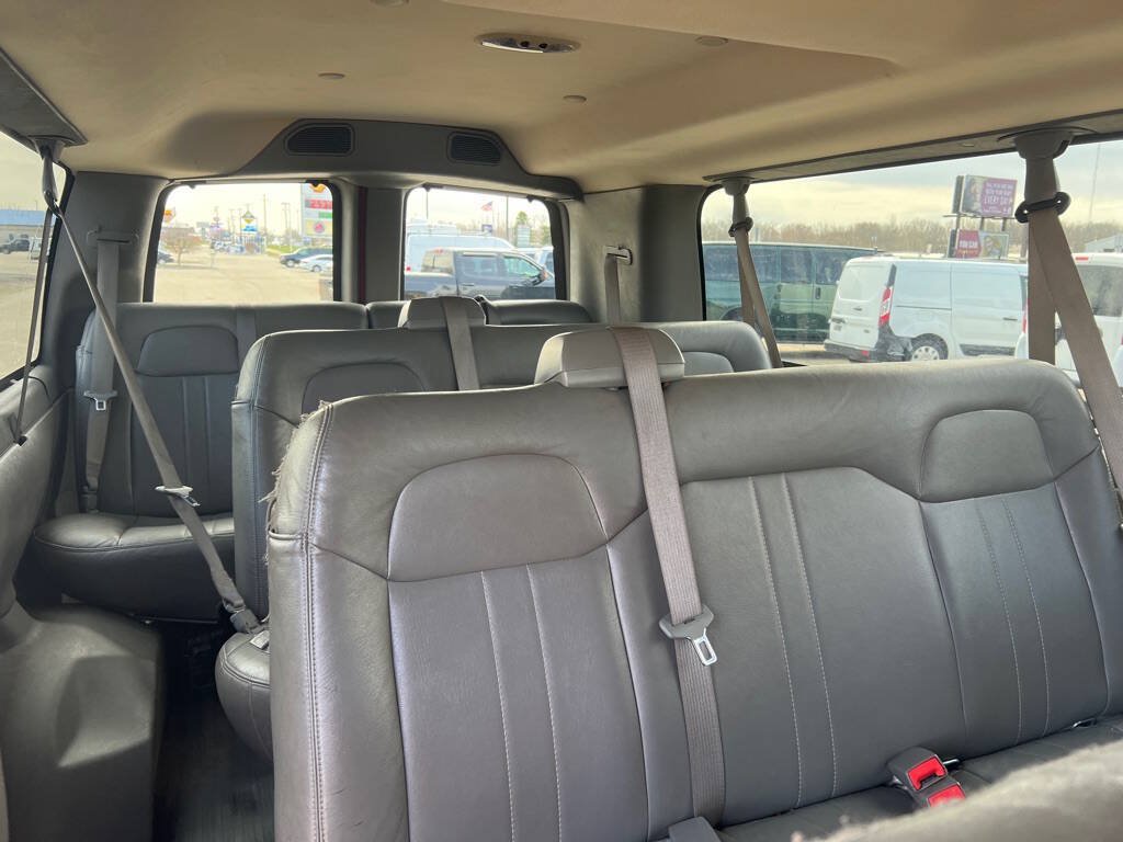 Used 2016 Chevrolet Express 3500 LS RWD image 7