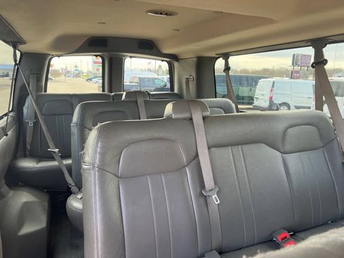Used 2016 Chevrolet Express 3500 LS RWD image 7