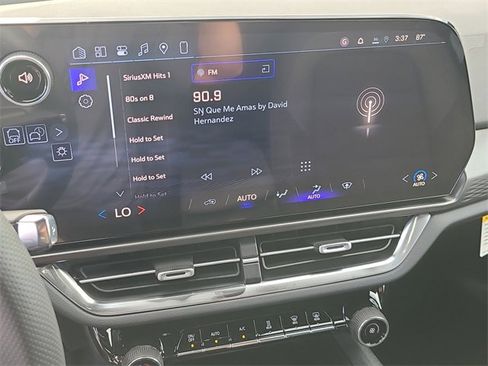 New 2026 Chevrolet Equinox EV LT image 31