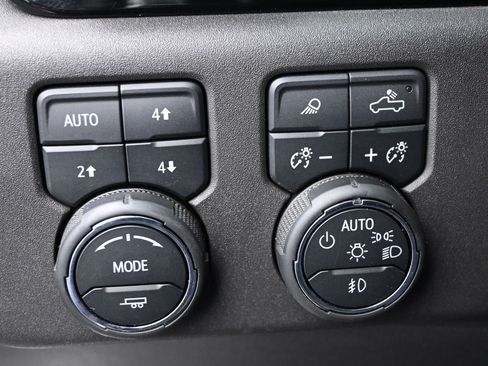 Used 2024 Chevrolet Silverado 1500 ZR2 w/ Technology Package AWD/4WD image 24