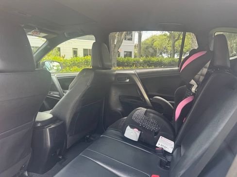 Used 2018 Toyota RAV4 SE w/ Power Extra Value Package FWD image 9