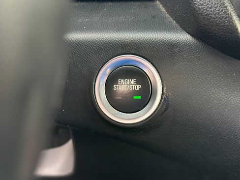 Used 2024 GMC Terrain SLT AWD/4WD image 32