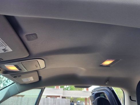 Used 2022 Chevrolet Colorado LT w/ Fleet Safety Package image 32