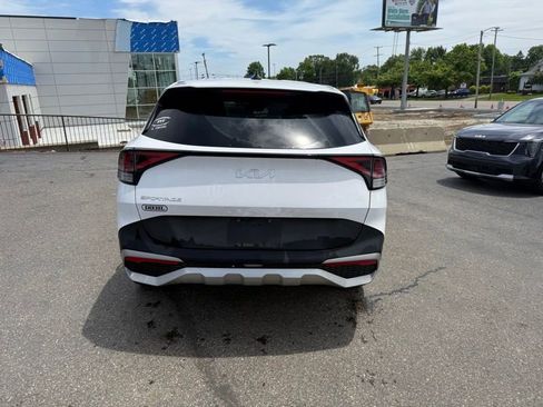 Certified 2024 Kia Sportage EX FWD image 7