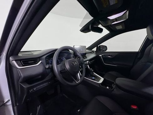 Used 2025 Toyota RAV4 XSE image 19