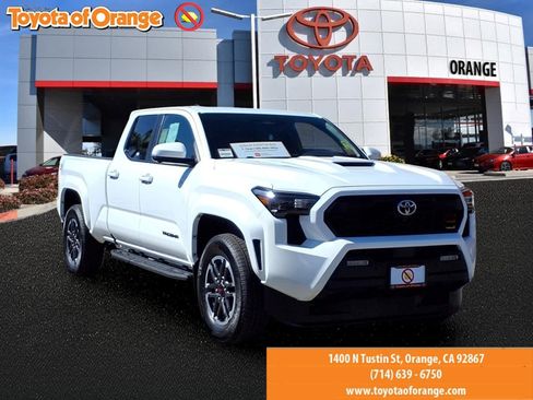 Certified 2024 Toyota Tacoma TRD Sport w/ TRD Sport Premium Package AWD/4WD image 1