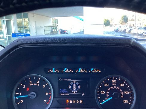 Used 2017 Ford F150 XLT w/ Equipment Group 302A Luxury image 8