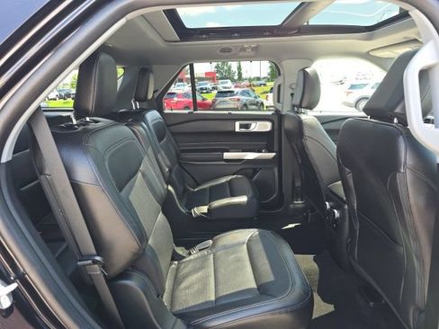 Used 2023 Ford Explorer Limited w/ Limited Technology Package AWD/4WD image 18