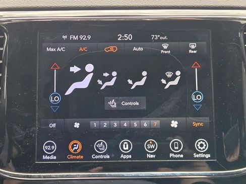 Used 2020 Jeep Grand Cherokee Altitude AWD/4WD image 23