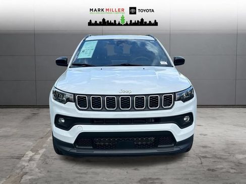 Used 2025 Jeep Compass Latitude AWD/4WD image 8