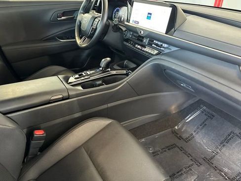 Certified 2024 Toyota Crown AWD/4WD image 19