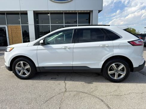 Used 2021 Ford Edge SEL w/ Convenience Package FWD image 4