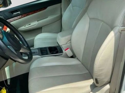 Used 2011 Subaru Legacy 2.5i Limited AWD/4WD image 3