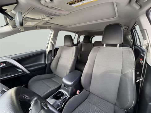 Used 2017 Toyota RAV4 XLE w/ Protection Package image 15