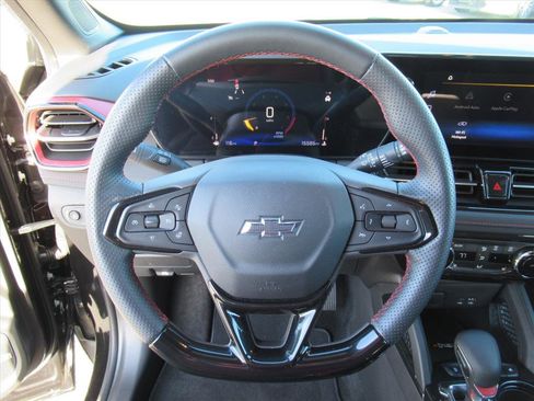 Used 2024 Chevrolet TrailBlazer RS w/ Convenience Package image 17