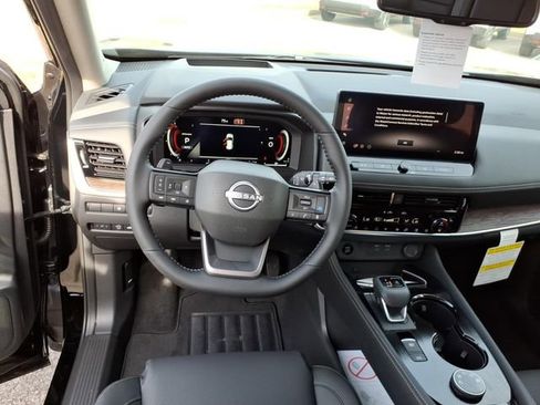 New 2026 Nissan Rogue Platinum AWD/4WD image 9