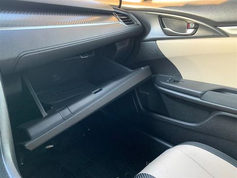 Used 2018 Honda Civic Sport image 32