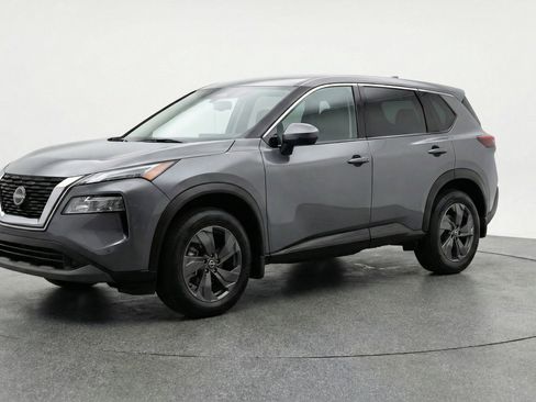 Used 2025 Nissan Rogue SV FWD image 3
