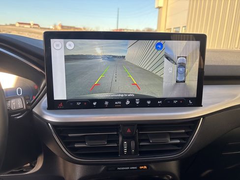 Used 2023 Ford Escape Platinum image 34