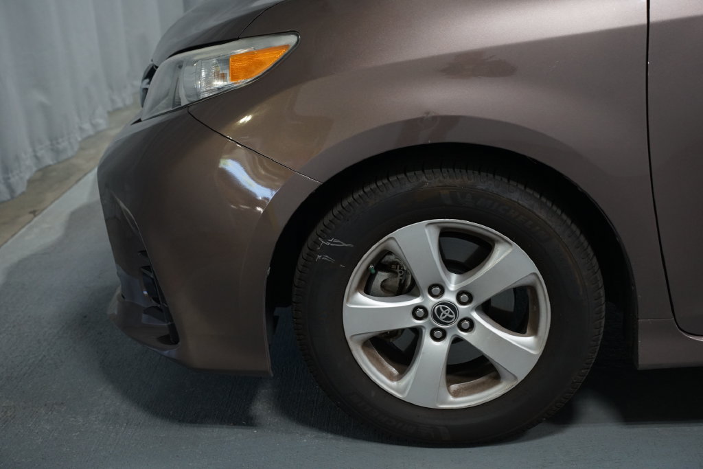 Used 2020 Toyota Sienna LE FWD image 5
