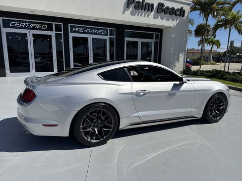 Used 2016 Ford Mustang Coupe RWD image 4