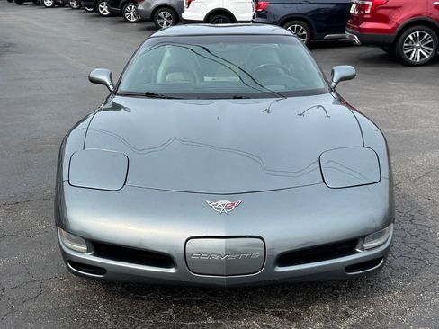 Used 2003 Chevrolet Corvette Coupe w/ Preferred Equipment Group RWD image 4