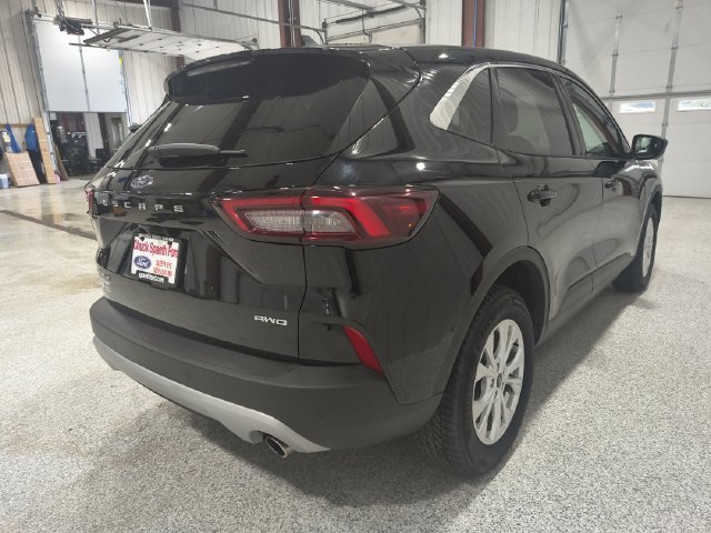 Used 2023 Ford Escape Active w/ Tech Pack #2 AWD/4WD image 6