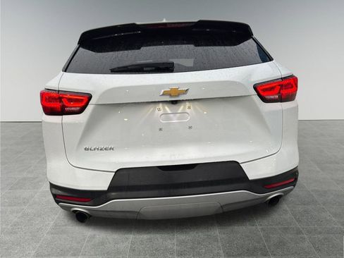 Used 2025 Chevrolet Blazer LT image 4