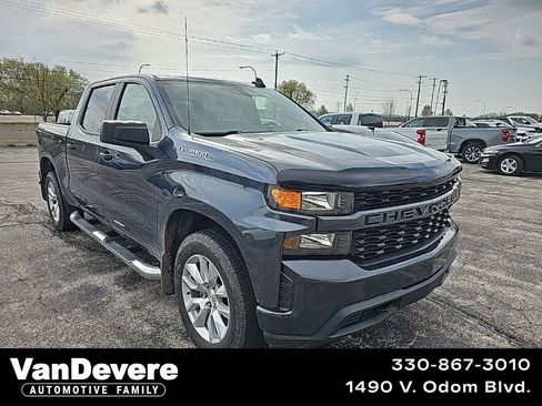 Used 2021 Chevrolet Silverado 1500 Custom image 1